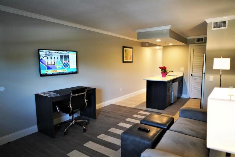 Hawthorn Suites By Wyndham Kissimmee Gateway Экстерьер фото